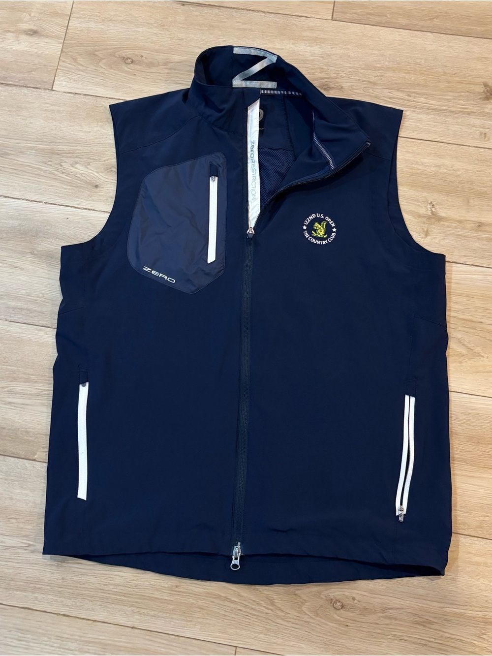 Zero Restriction Golf Vest Medium M Navy Blue US The Country Club Brookline Zip